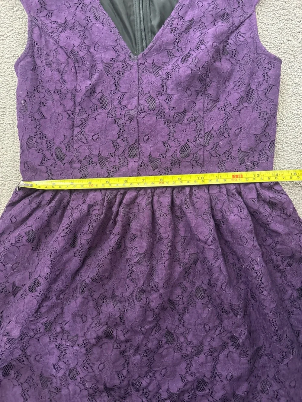Kensie Plum Purple Lace Fit & Flare Mini Dress V-Neck Cap Sleeve Lined Size M - Picture 3 of 13